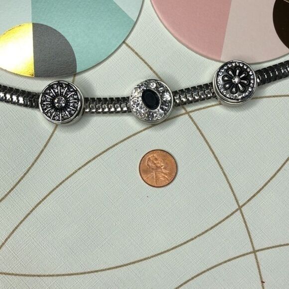 Jewel La La Snap Bracelet - Picture 6 of 8